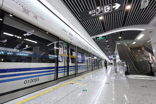 站臺(tái)門(mén)